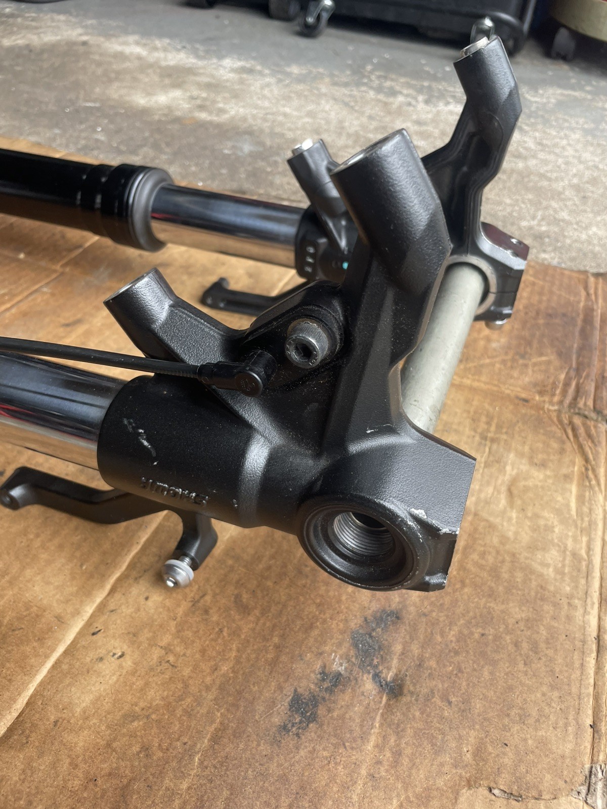 2023 19 - 25 KAWASAKI NINJA ZX636 ZX6R FRONT RIGHT LEFT SIDE FORKS TUBE LEGS OEM