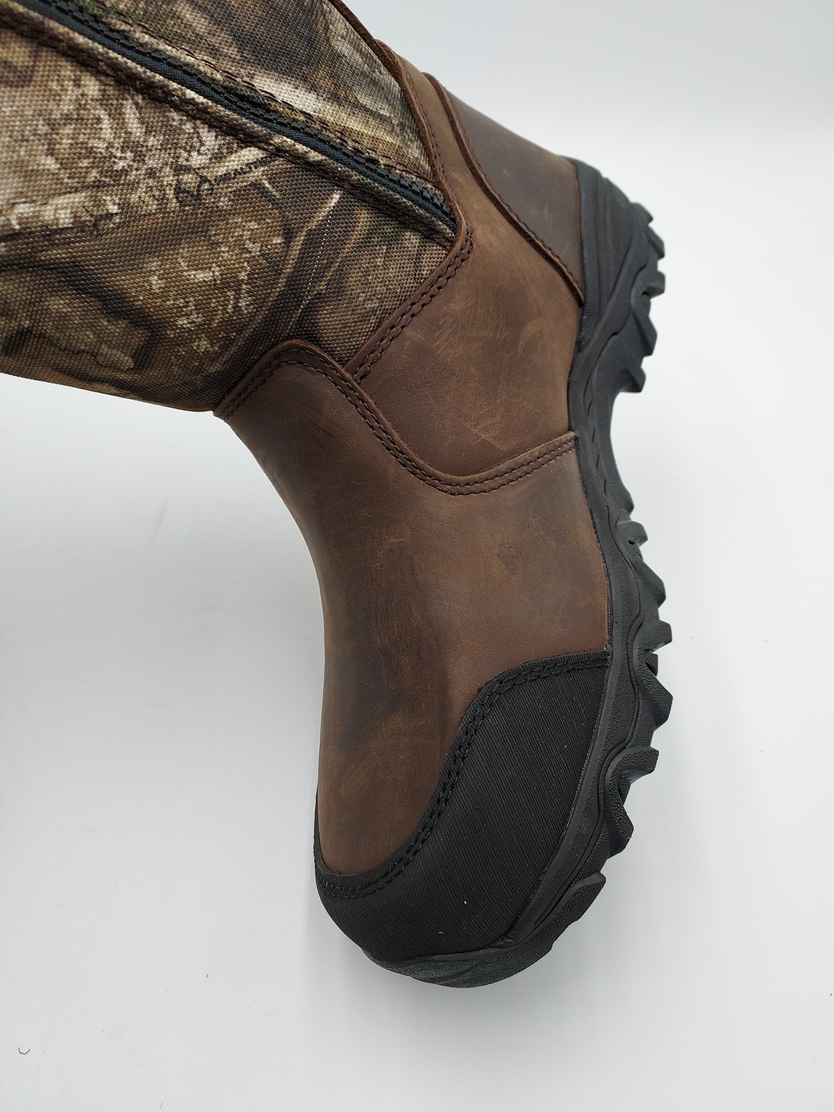 Magellan Outdoors Men's Sz 7D Snake Shield Armor 3.0 Realtree Edge APX (K4-D5)