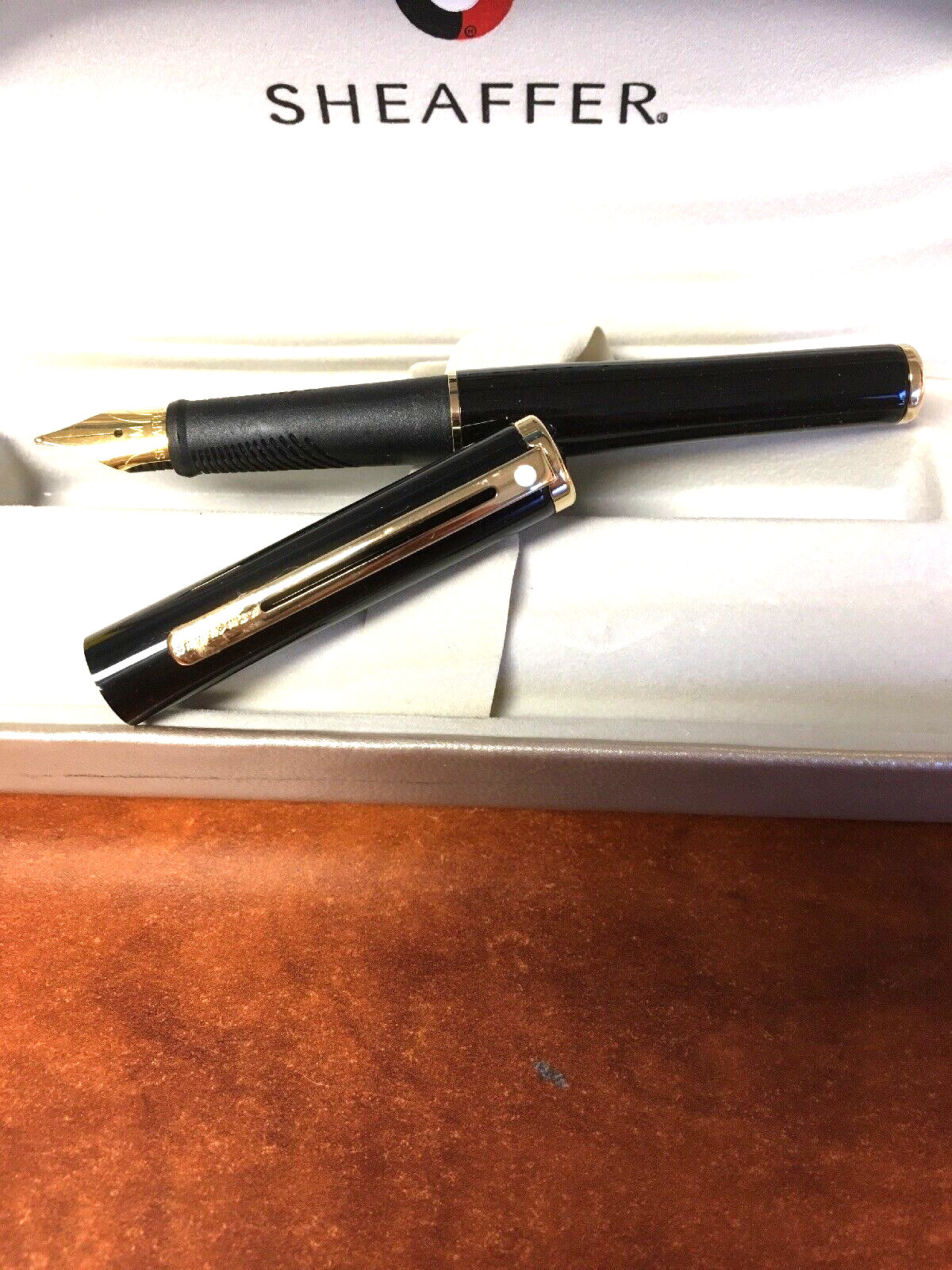 Sheaffer Agio COMPACT Black Lacquer "M Nib" Fountain Pen -- DAMAGED PACKAGING