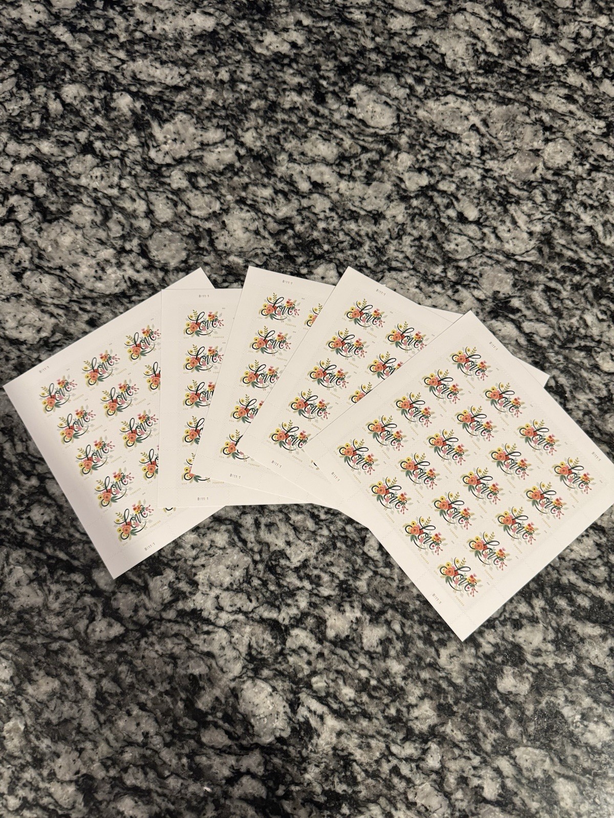 2018 USPS SHEET OF 20 FIRST CLASS LETTER STAMPS LOVE FLOURISHES 78¢