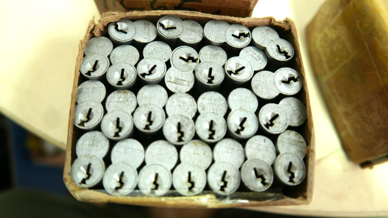 Box of 50 NOS Best 1c6F1626 Satin Chromium Lock F Cylinder Cores  Uncombinated 2