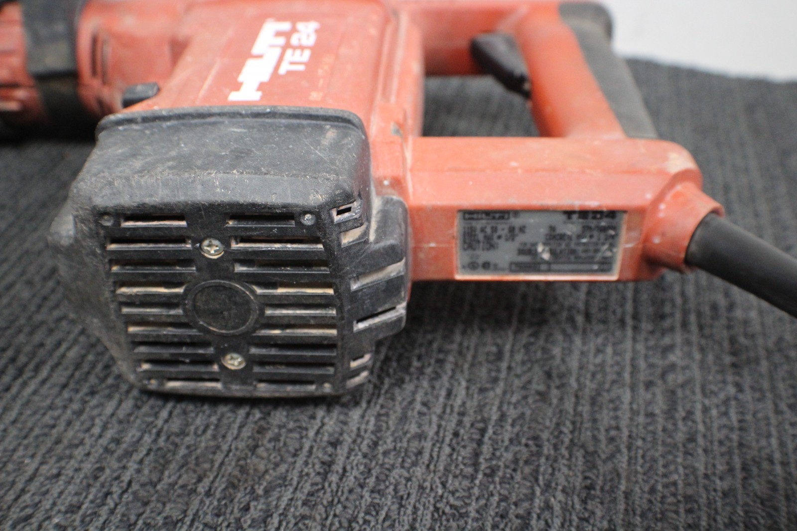 Hilti TE24 - 115V Corded Rotary HAMMER DRILL - W/Hard Shell Case.