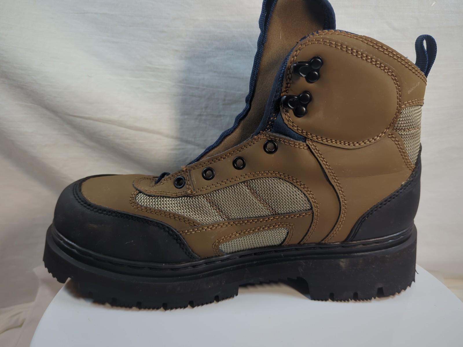 Cabela’s Ultralight Felt Sole Wading Boots Men's 11 M Brown Black