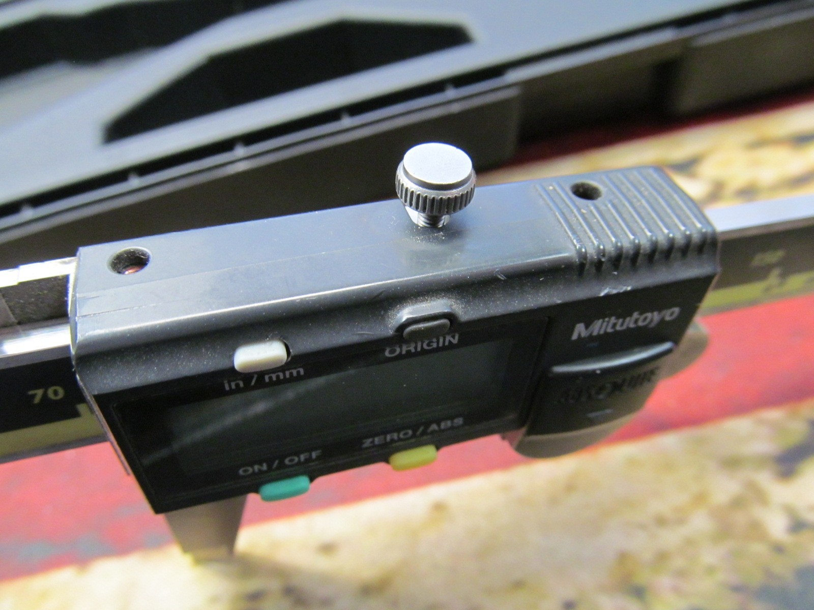 Mitutoyo Absolute AOS Digimatic 6" Digital Caliper in Case - Does NOT WORK