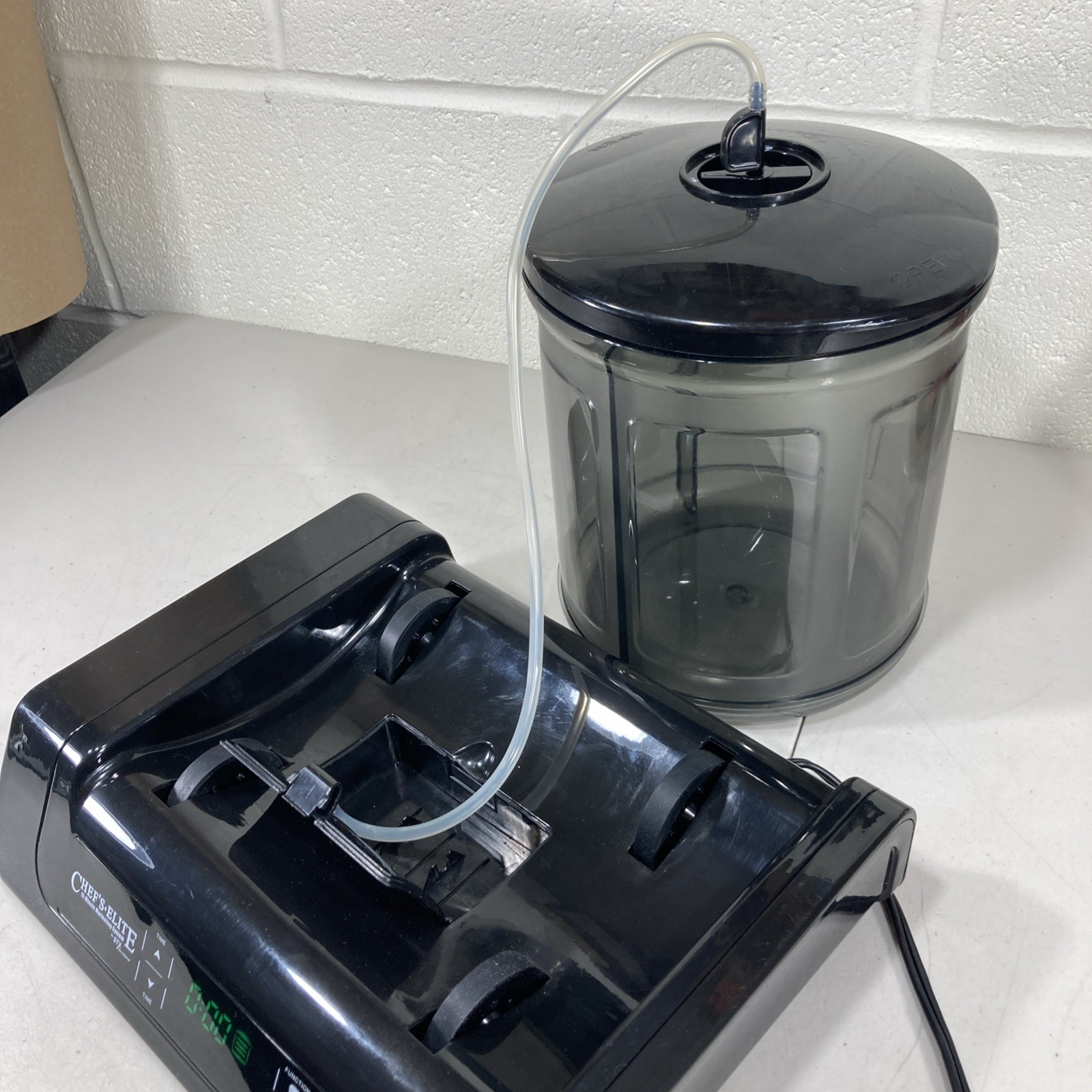 Chef's Elite 15 Minute Marinator - Meat & Vegetable Vacuum Tumbler STX-1000-CE