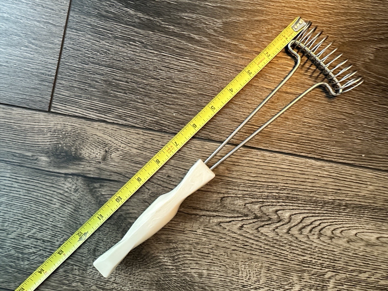 CUTCO 1714 Mix-Stir Whisk Mixer Stainless Steel Pearl White Handle 12 inch