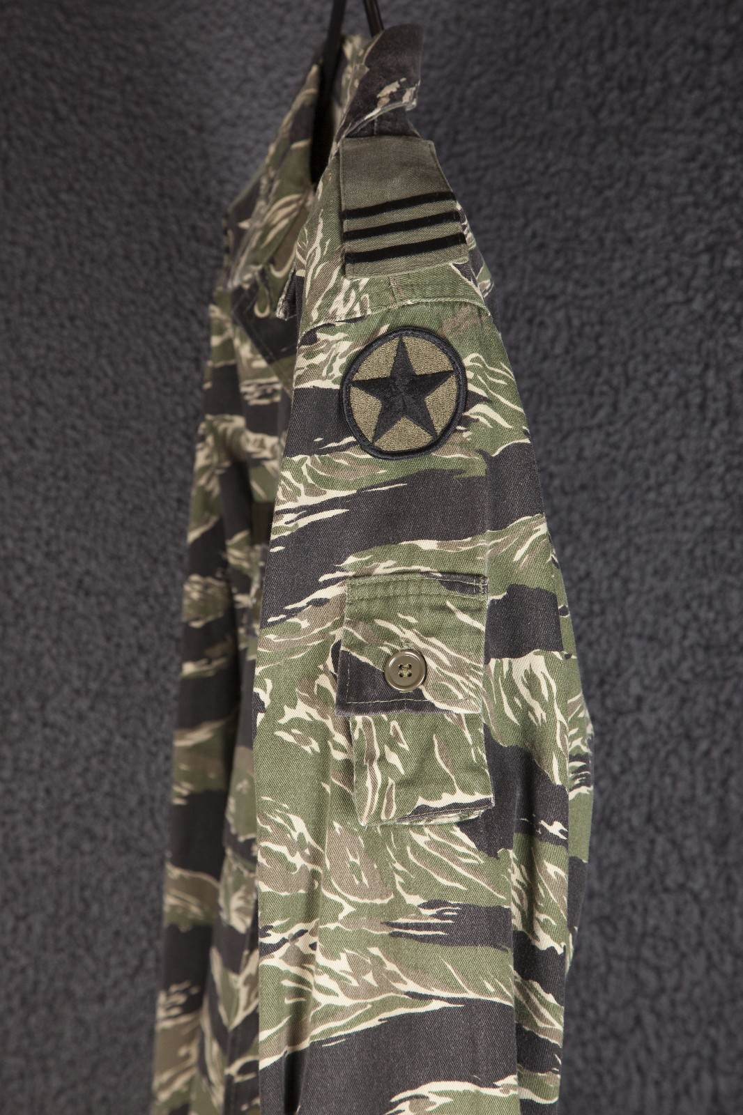 Tiger Stripe Products Shirt (Med) & Pants (Small) Vietnam REPRO (OPFOR Patches)