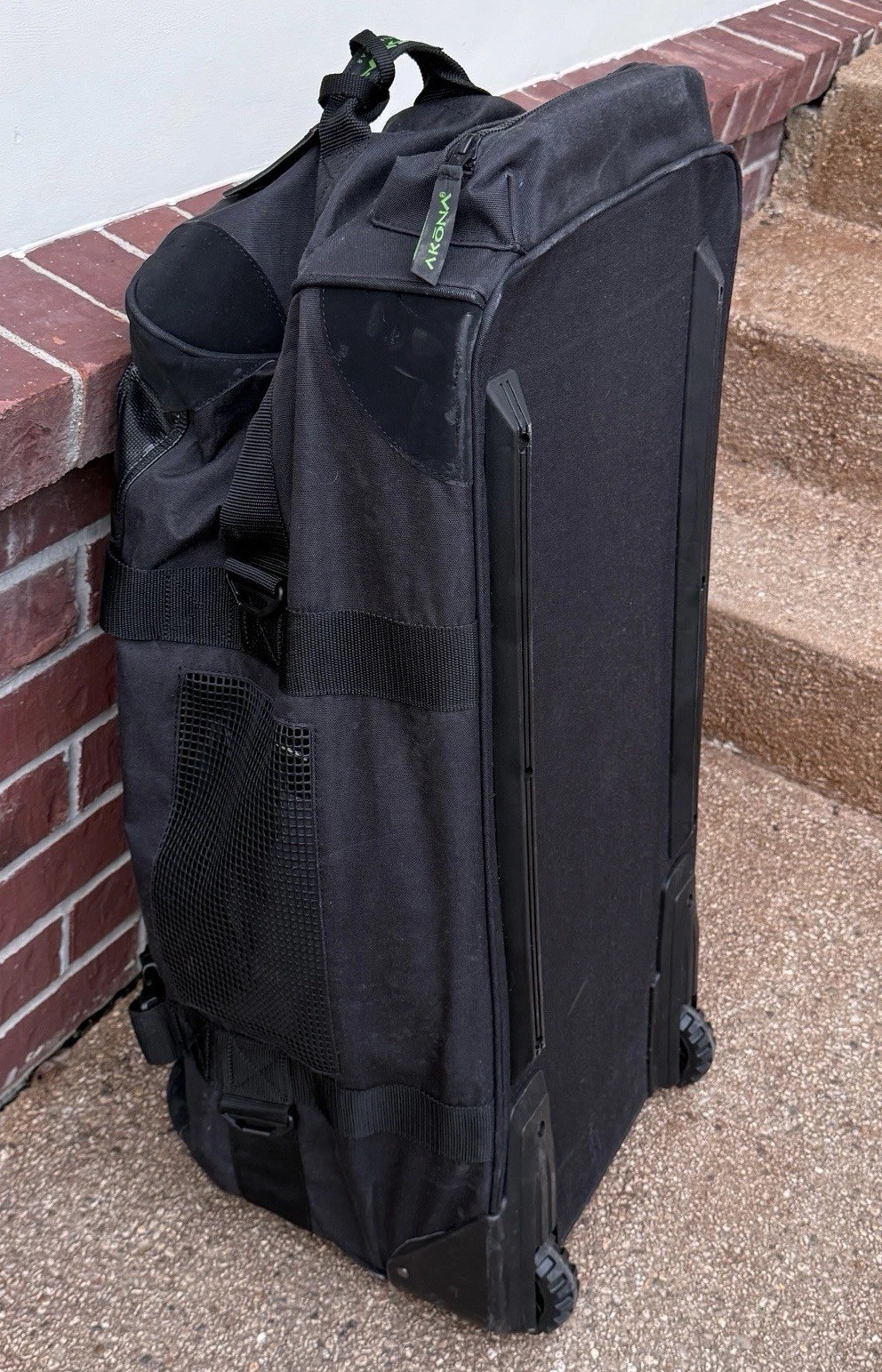 Akona Adventure Gear 31x15x15 XL Travel Dive Scuba Roller Bag Black Rain Cover