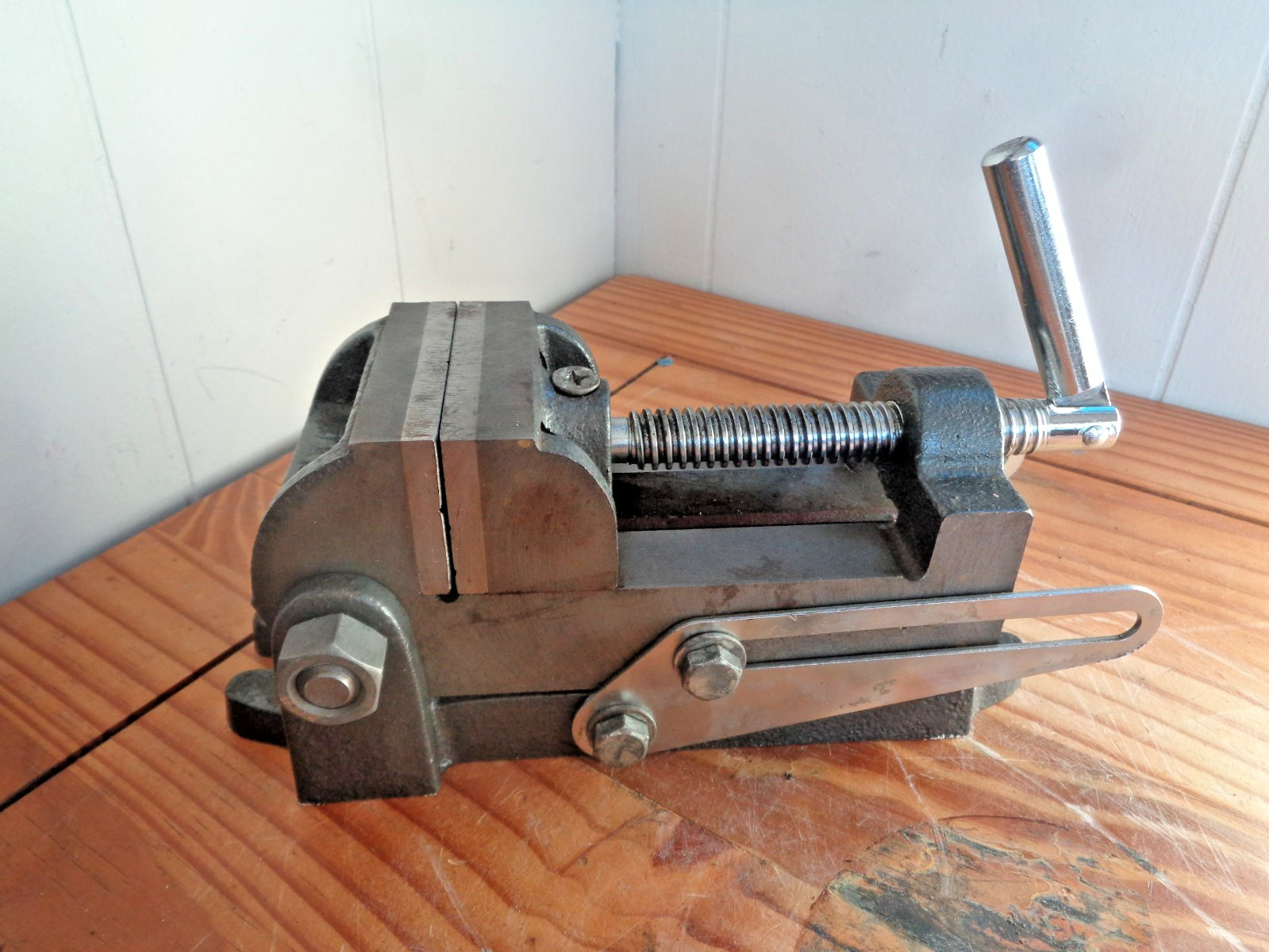 Tilting Drill Press Machinist Vise 2.5” Jaws