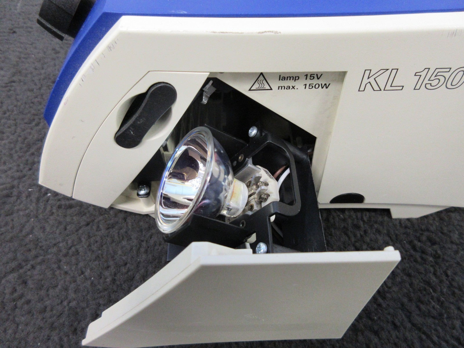 Schott Model KL1500 LCD Light Source Fiber Optic Illuminator