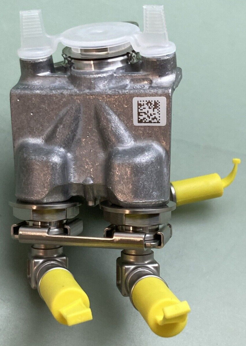 NEW GENUINE VOLVO 22744063 DEF Dosing Module