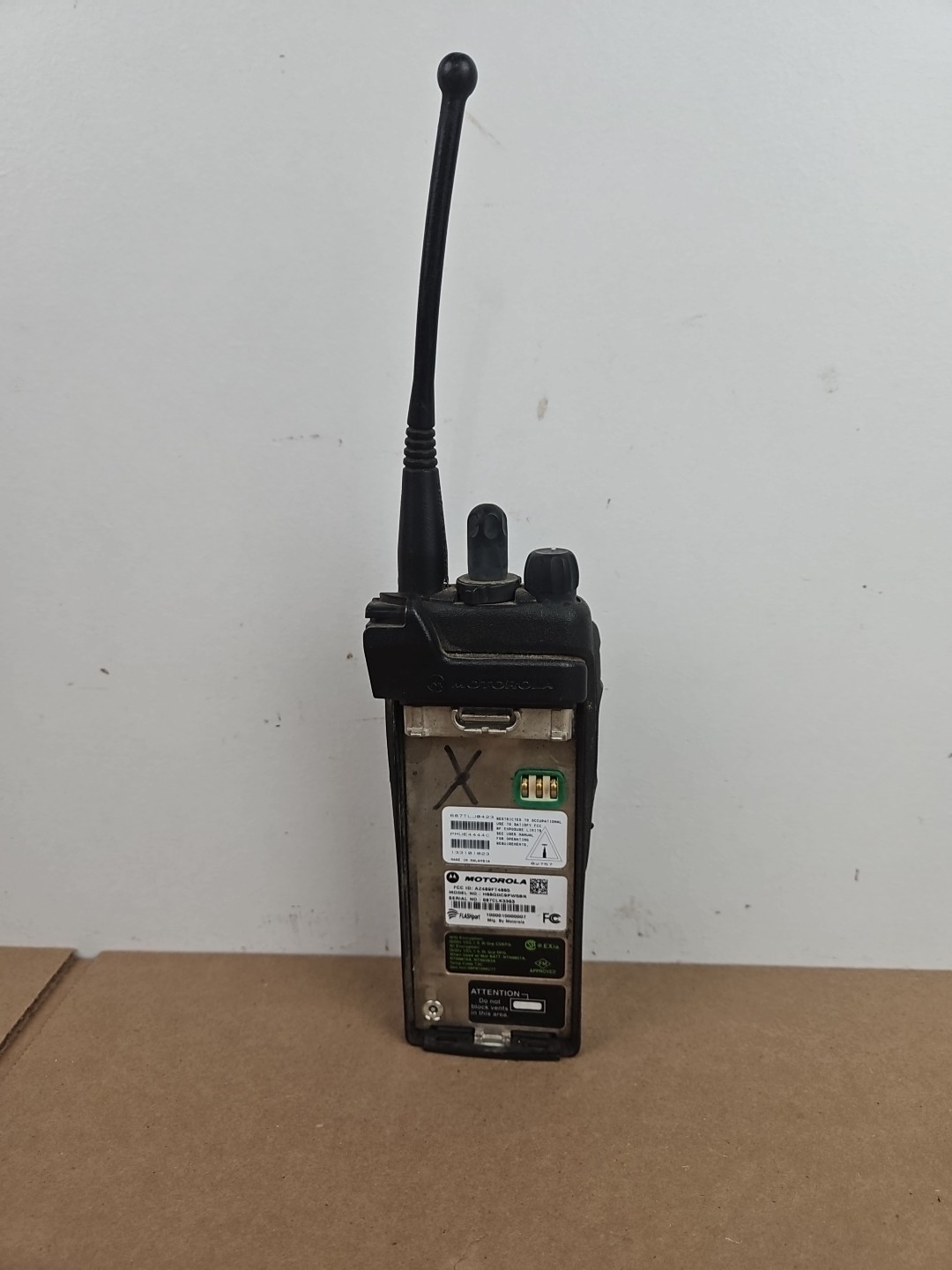 MOTOROLA XTS 1500 UHF 403-437 MHz H66QDC9PW5BN NO BATTERY