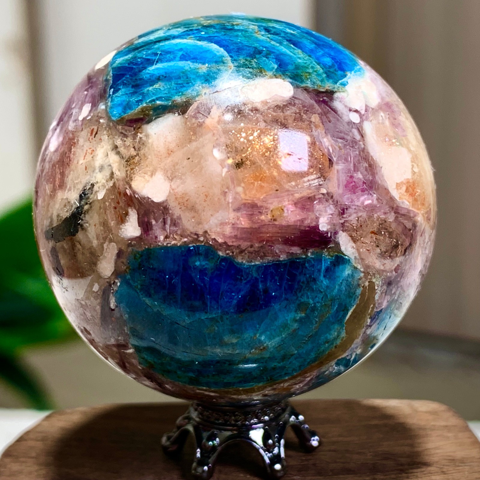 112G Natural Blue Aptite +Sun Stone purple lepidolite Sphere mineral sample