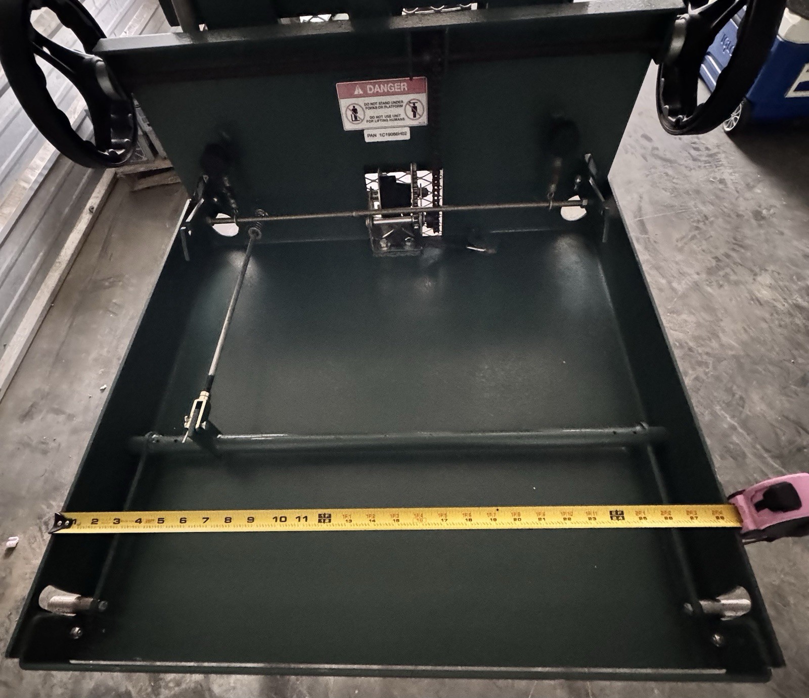 BEECH 1000 lbs Lift Truck GW-2006 For 15kv Gear