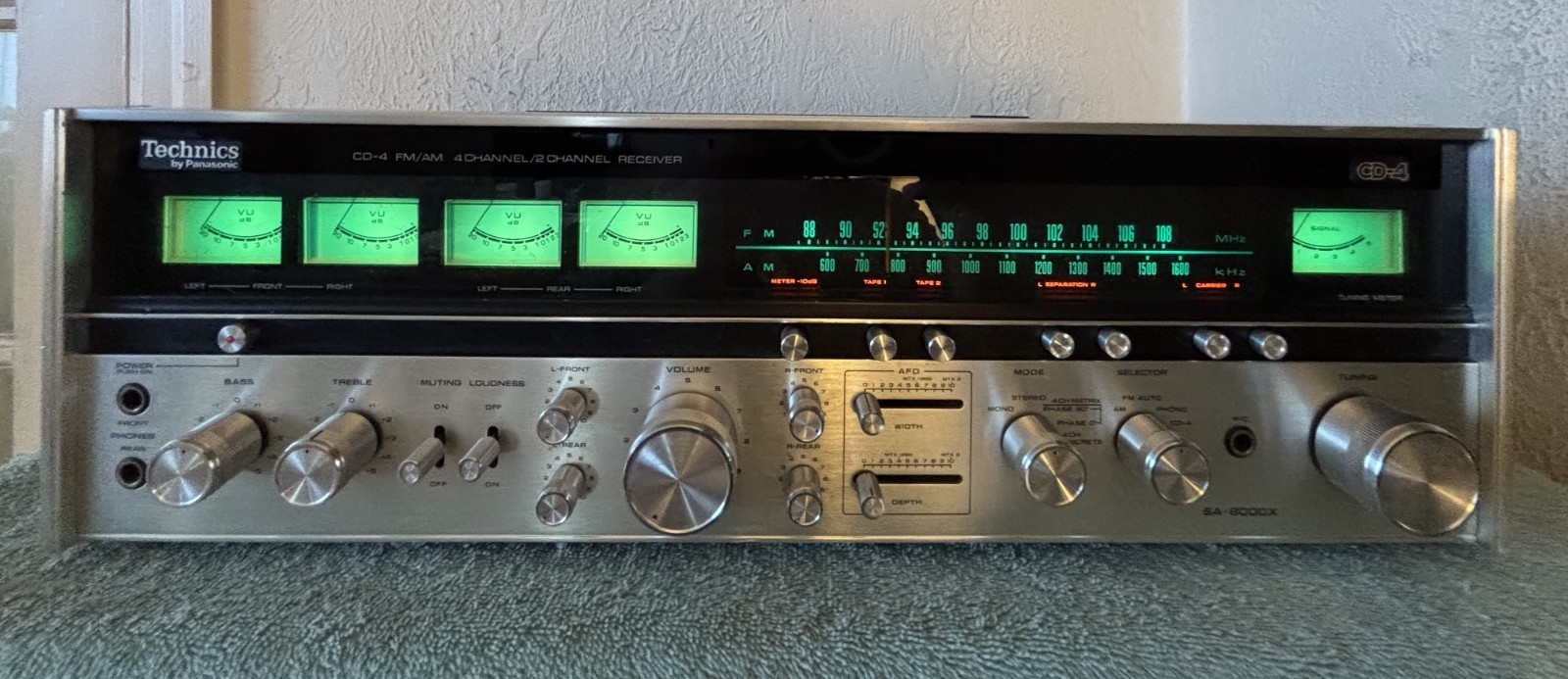 Vintage Technics SA-8000X Stereo 2/4 Channel Receiver-Powers On-Parts/Repair