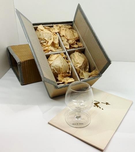VINTAGE HENNESSY STEMMED SNIFTER GLASS BOX SET of 4 SHOTS GLASSES w/ BOOKLET