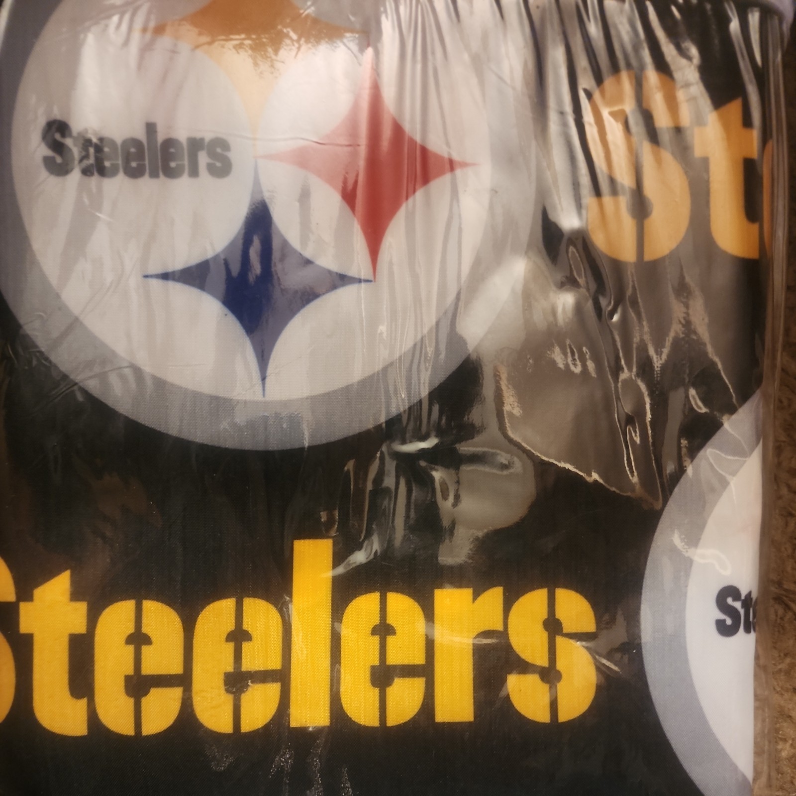 NFL Pittsburgh Steelers Entire Shower Endorsed by NFL* BRAND NEW CURTAIN &HOOKS*