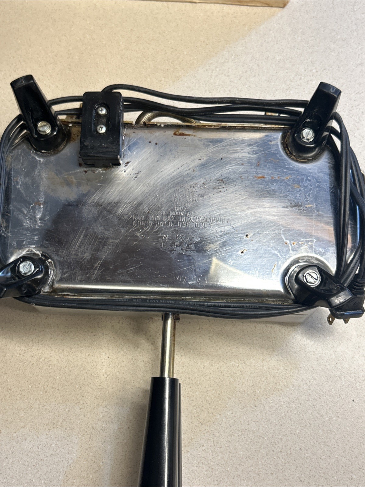 Dolce Automatic Electric Pizzelle Baker Maker Model 300-EP BOX & RECIPE Book