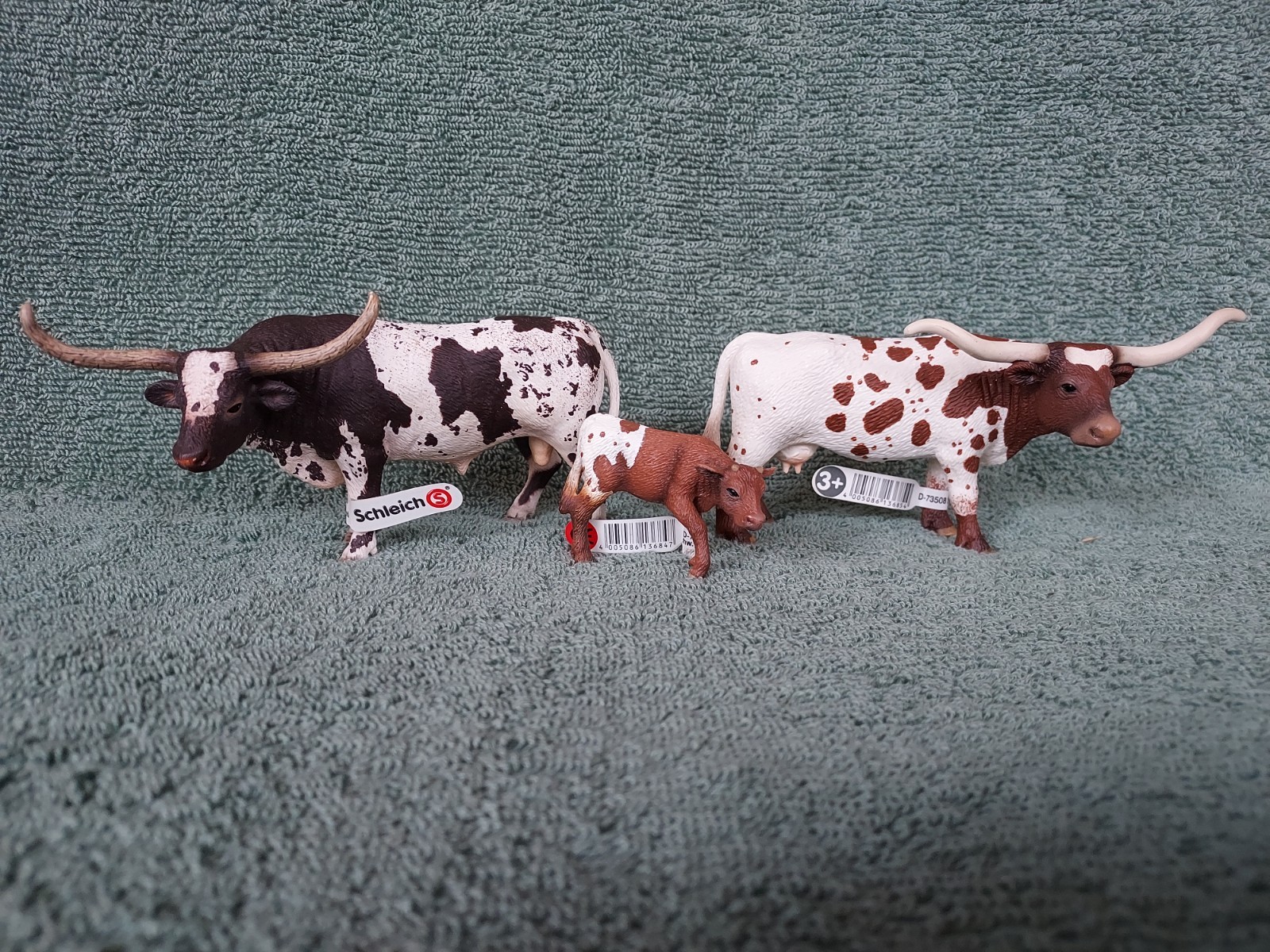 Rare Retired Schleich Longhorn Bull, Cow & Calf w/tags 13721, 13684, 13685