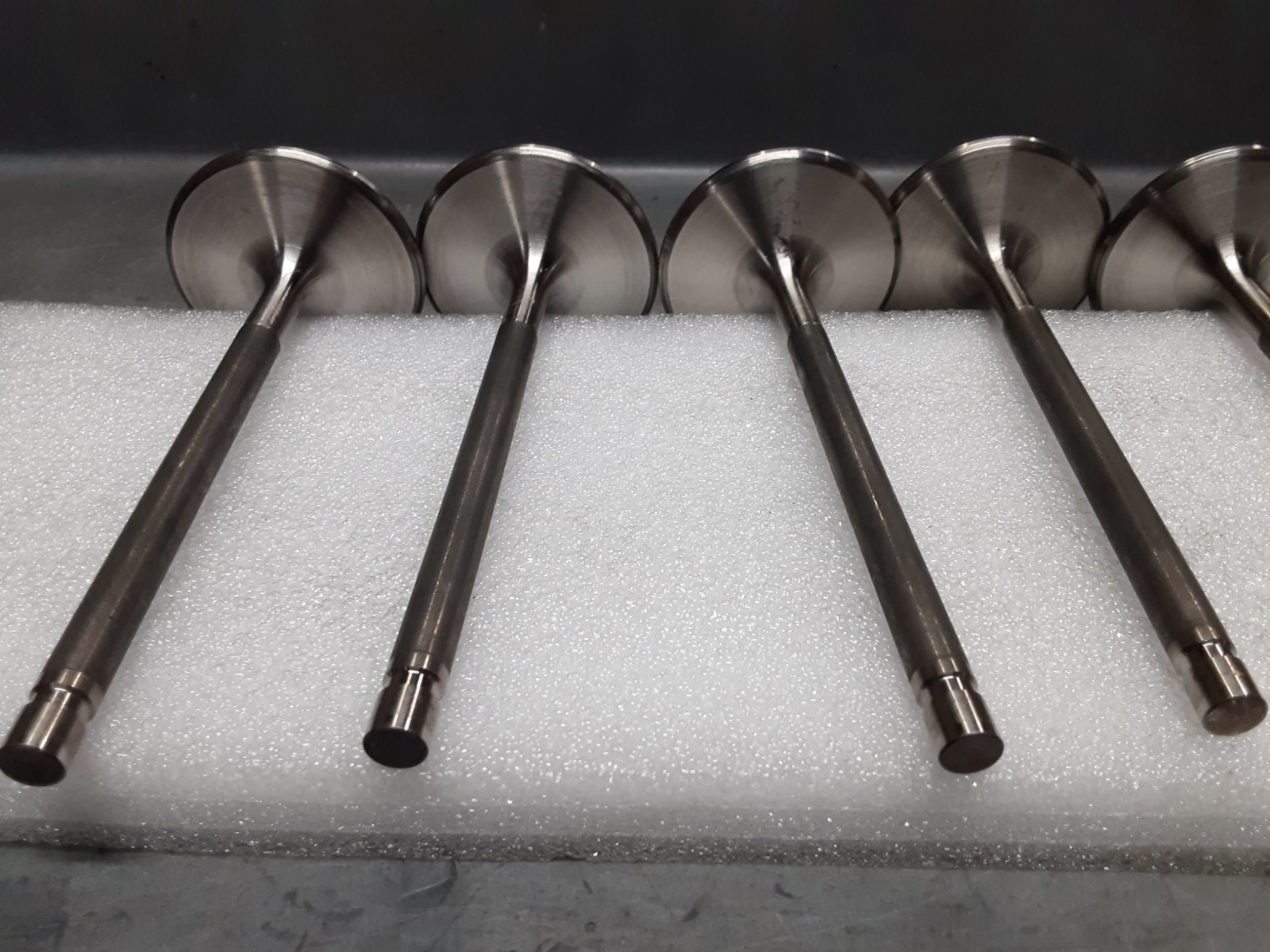 8 Del West 2.250x11/32x5.475 Titanium Intake Valves