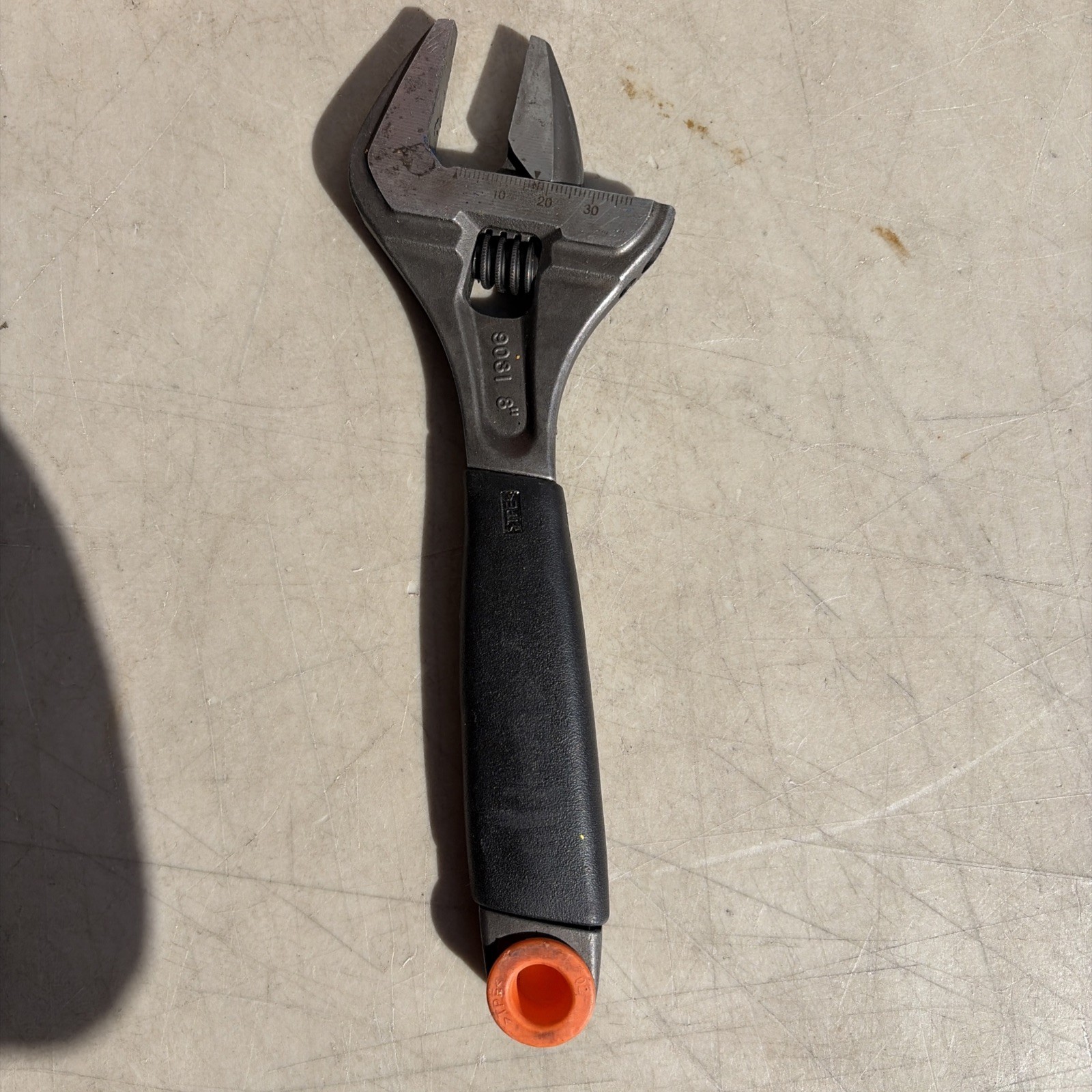 Nacho 9031 R 8" Bigmouth Ergo Adjustable Wrench Slim Head w/Tapered Jaws