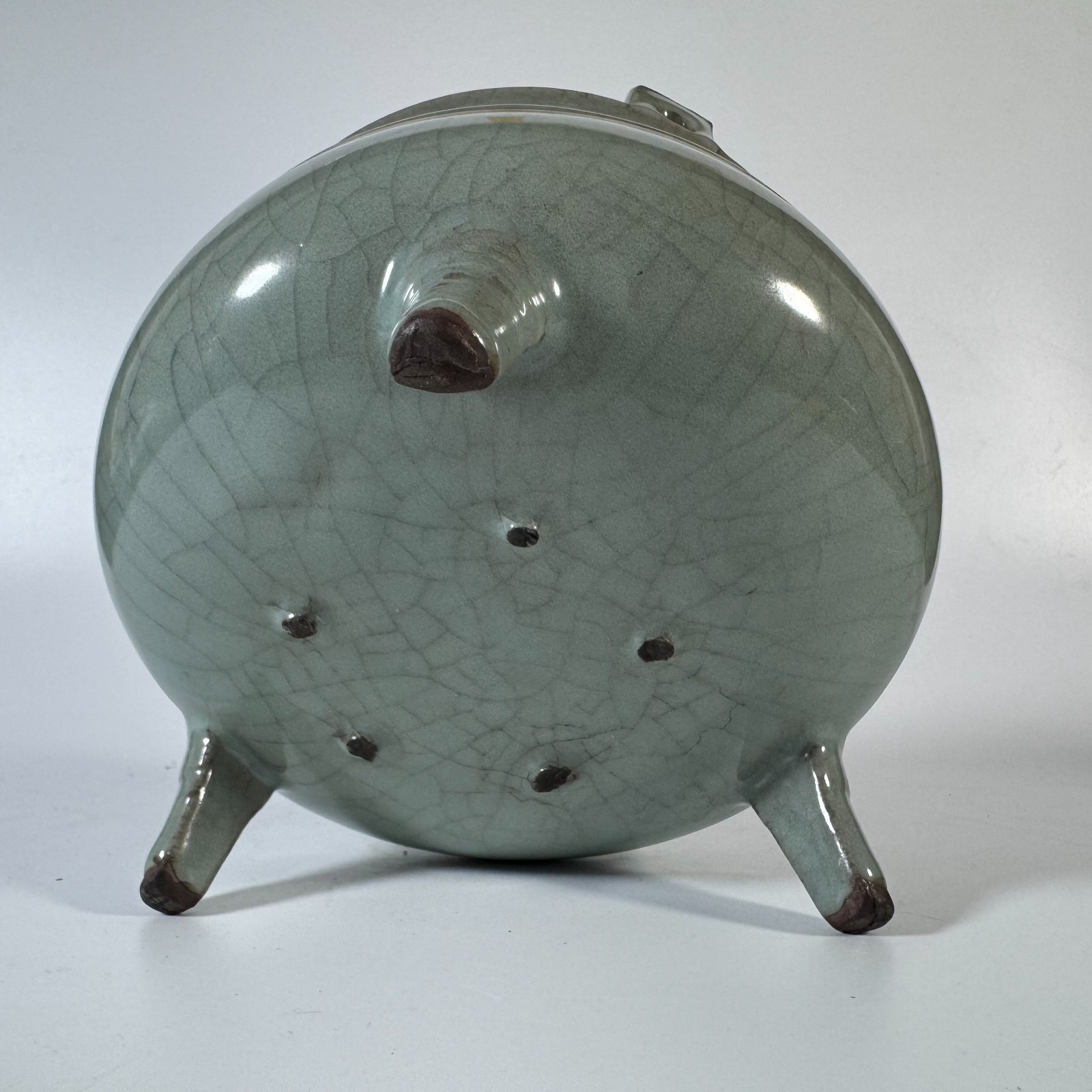 Chinese Song Dynasty Guan Kiln Porcelain Tripod Incense Burner with Pinhole Base