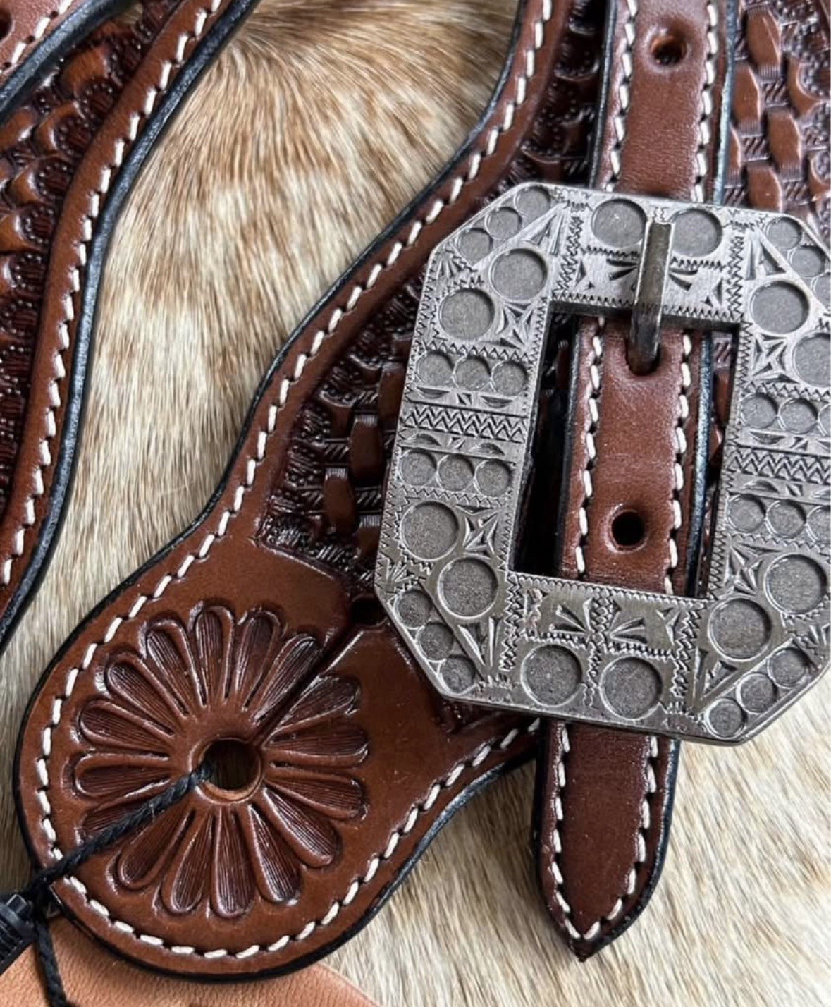 Ladies Tooled Top Grain Leather Western Pair Spur Straps
