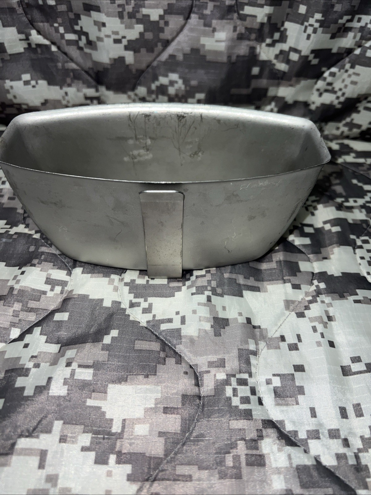 G.I. Army US Military Surplus Arctic Canteen Cup Built In Handle WYOTT NICE A-19