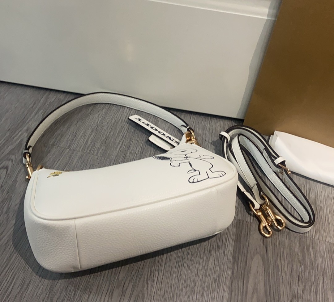 Coach CBJ76 x Peanuts Teri Shoulder Bag Snoopy Print Handbag Chalk Multi NEW A+