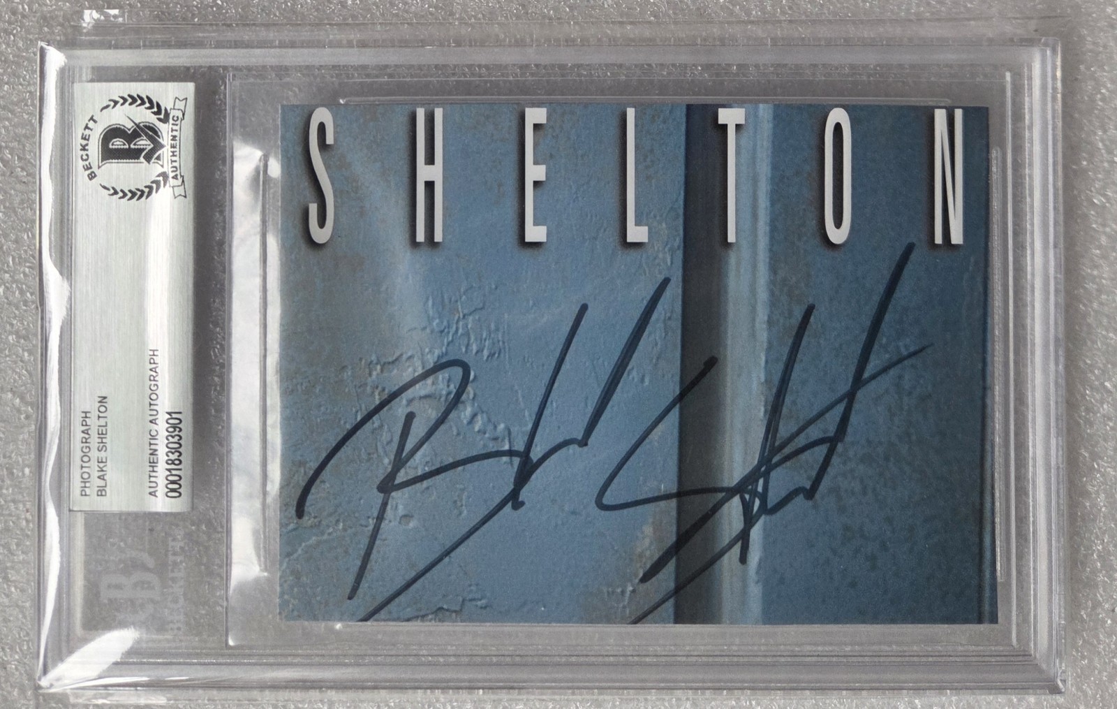 BLAKE SHELTON SIGNED PHOTO BECKETT BAS COA AUTOGRAPHED SLABBED COUNTY MUSIC