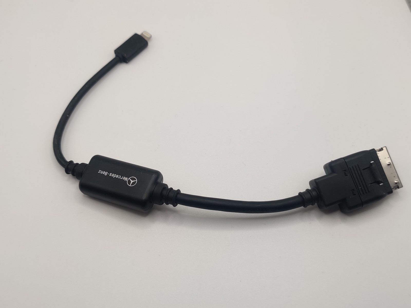 OEM MERCEDES-Benz iPod®/iPhone® Interface Lightning Cable A0008271200