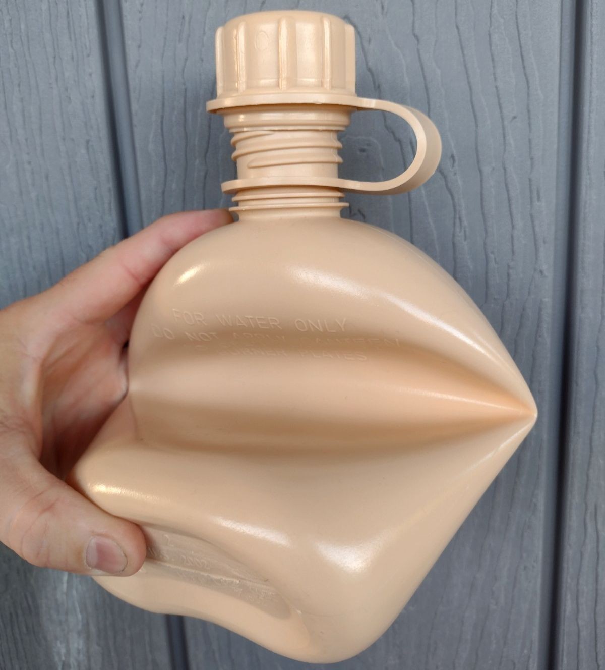 (1) USGI CANTEEN 1QT w/ ALICE CANTEEN COVER DESERT TAN w/ ALICE CLIPS