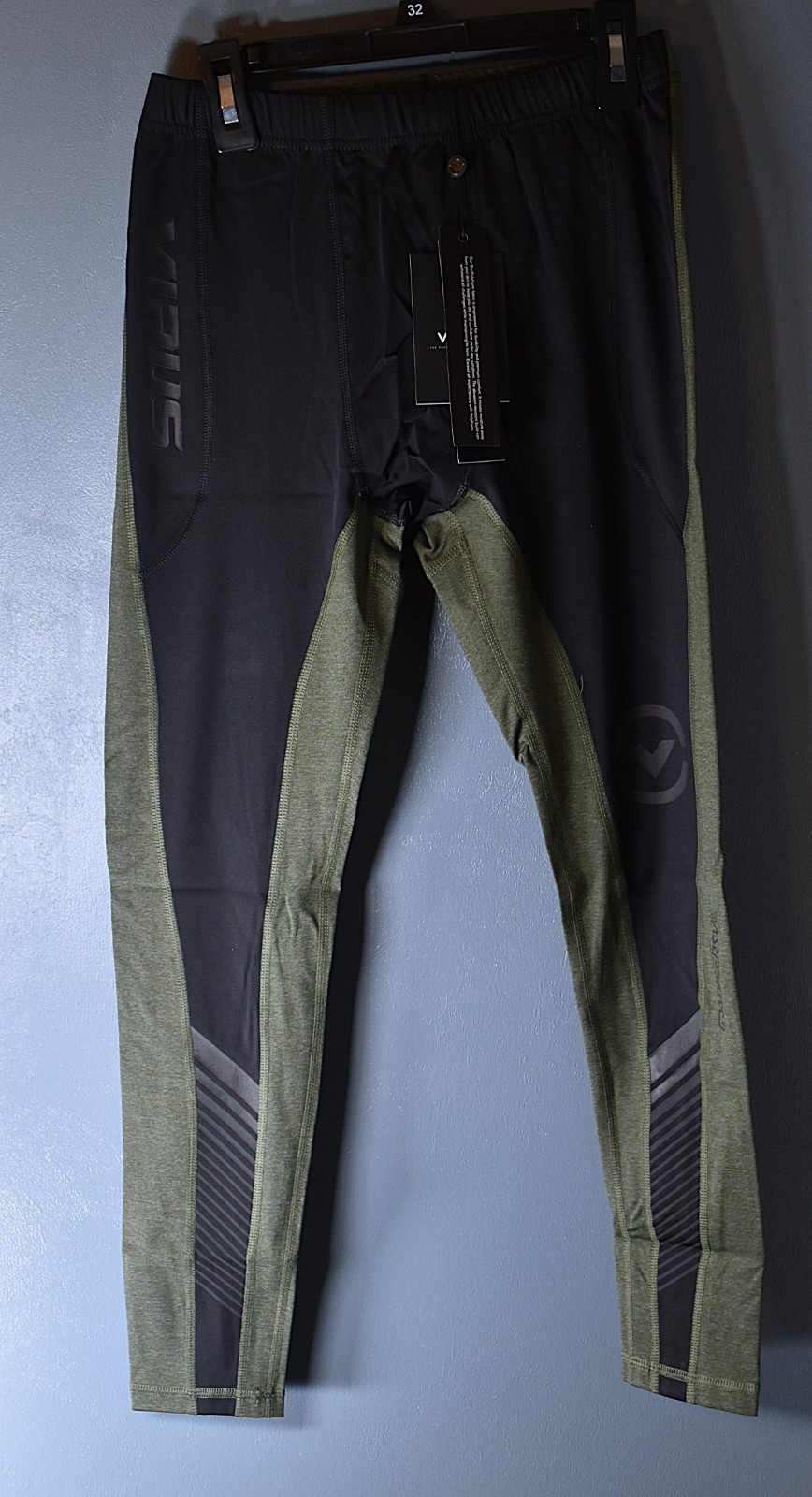 Virus Grappler V2 Splats compression tights size men's Medium, black & green