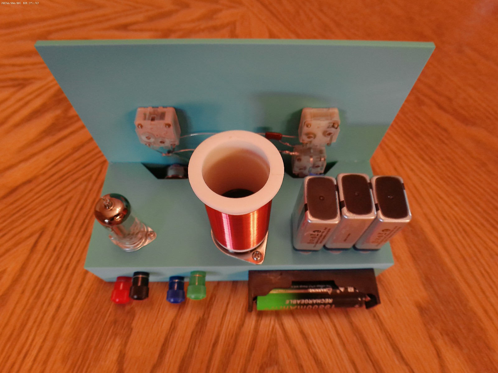 3S4 PENTODE REGENERATIVE RECEIVER 540 KHZ TO 17.0 MHZ W/PLUG-IN COILS