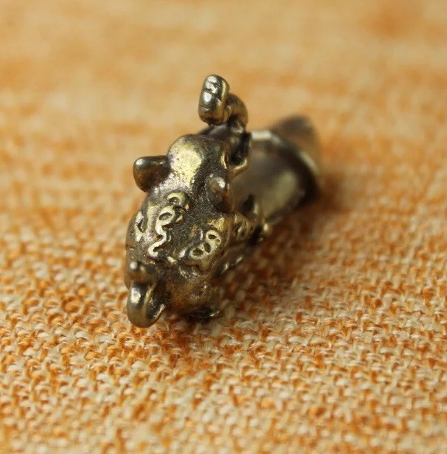 Brass Elephant Key Pendant Figurine Mini Animal Statue Table Home Decoration Toy