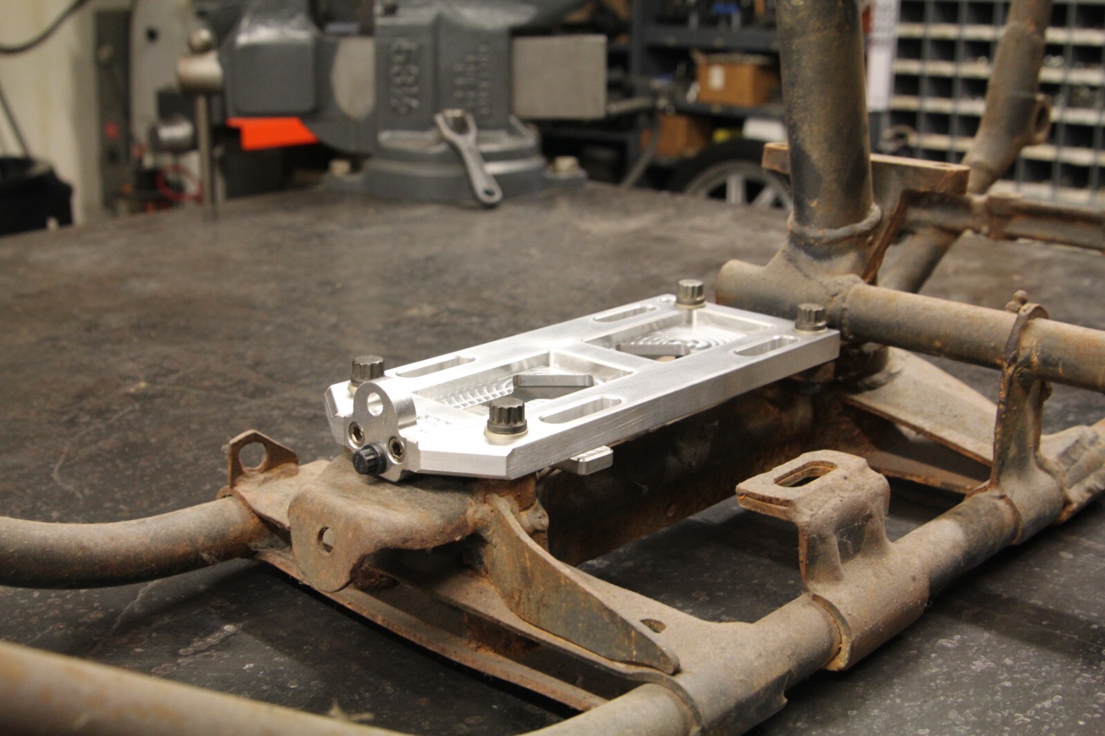 Old-Stf Centerline adjustable aluminum transmission plate - Harley 4 Speed