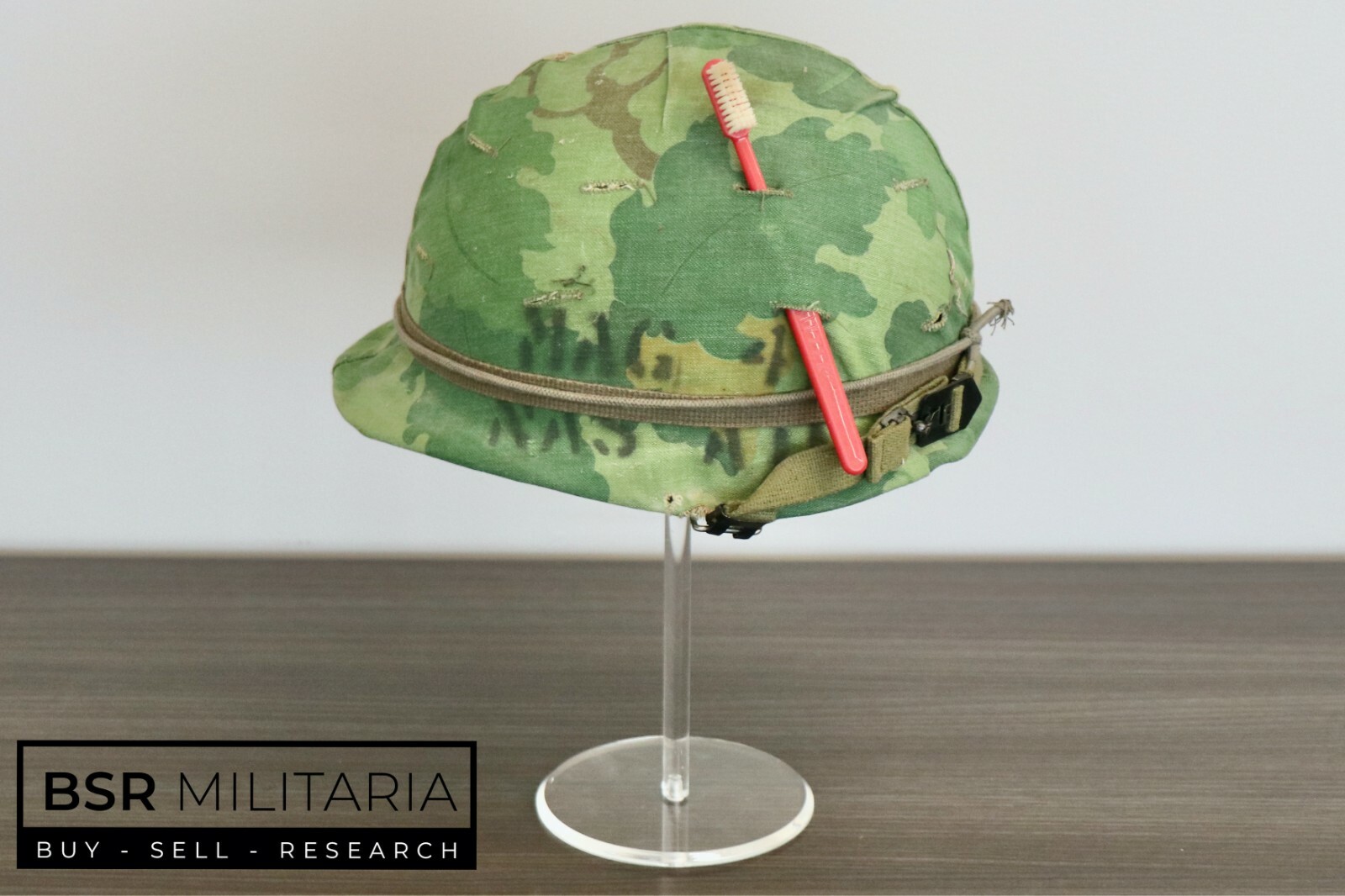 Iraqi / Iraq Helmet Display Stand - Acrylic Combat Museum Headgear Presentation