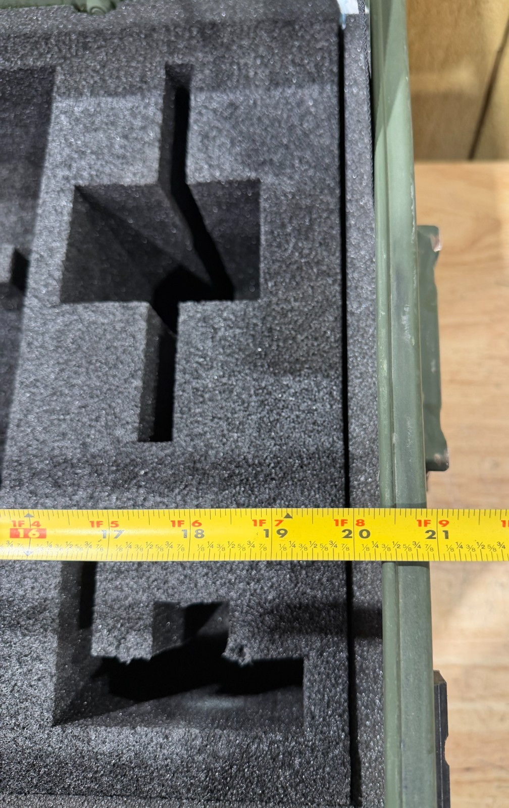 Zarges Metal K470 22.5x18x13.5" Military Surplus Storage Case Green