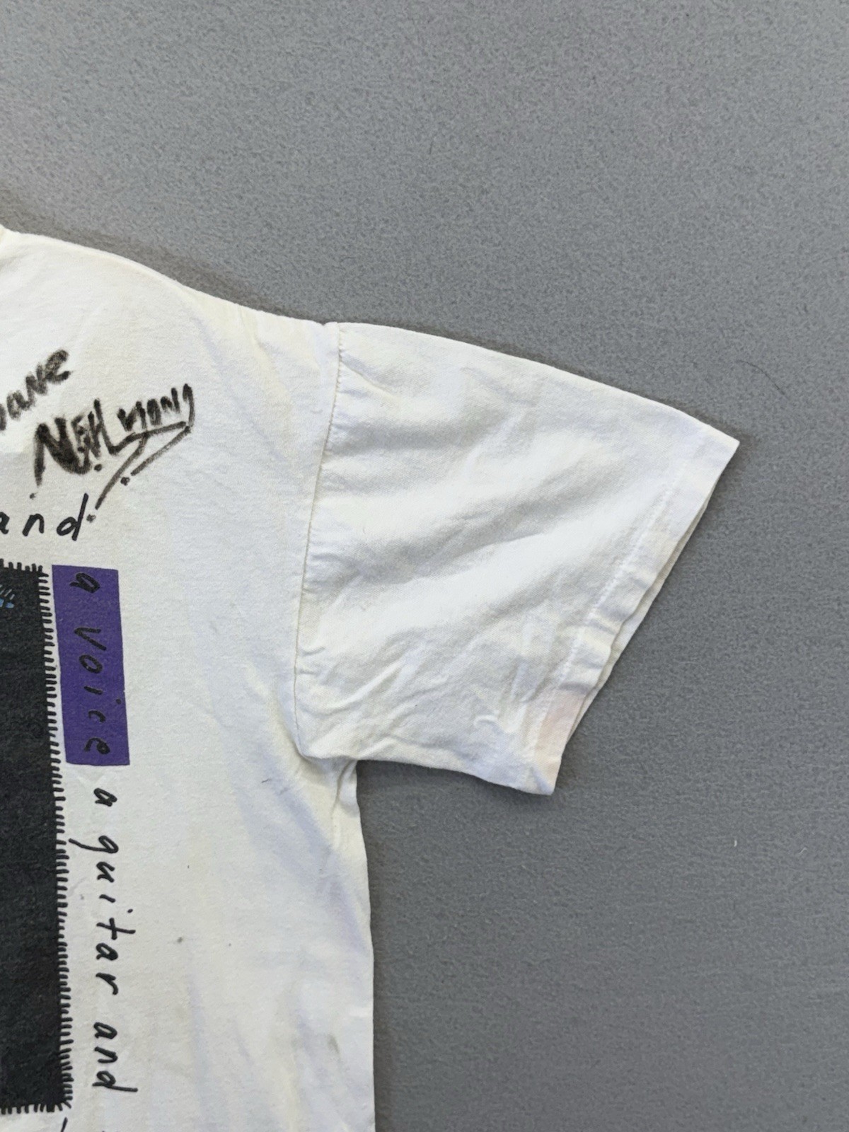 Neil Young T-SHIRT Size Large L SOLO Tour 1989 VERY RARE Brockum