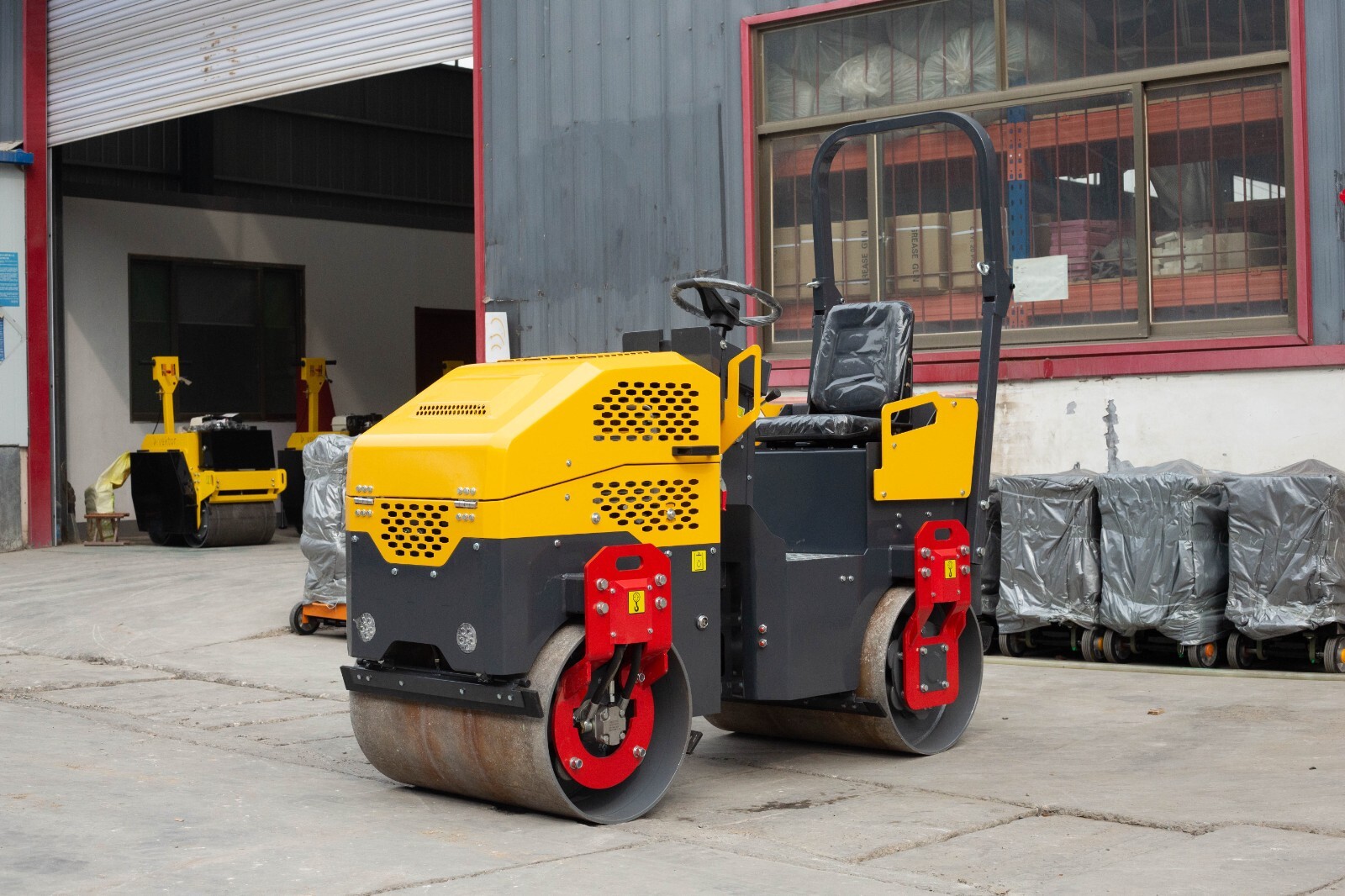 1.5Ton Full Hydraulic Vibratory Tandem Smooth Drums Roller Compactor