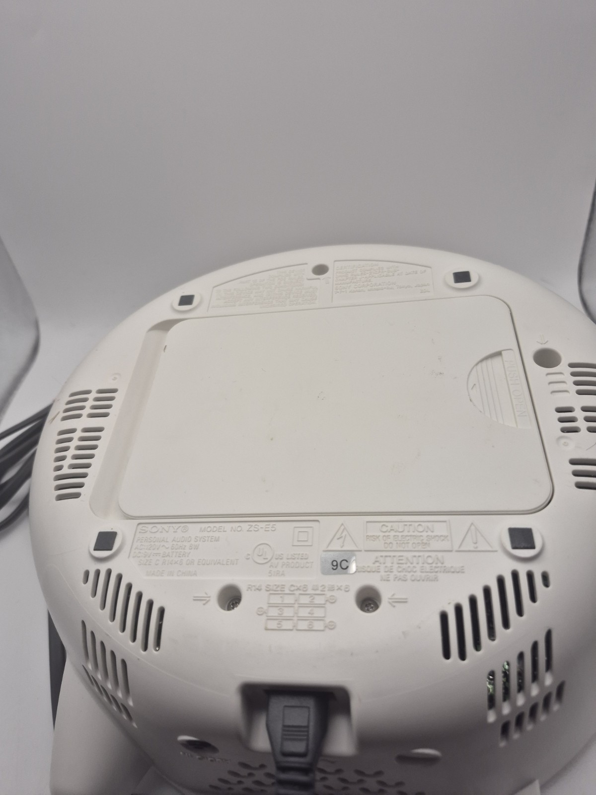 Sony ZS-E5 Red Portable CD Player AM/FM Radio AUX Input Stereo Portable Boombox