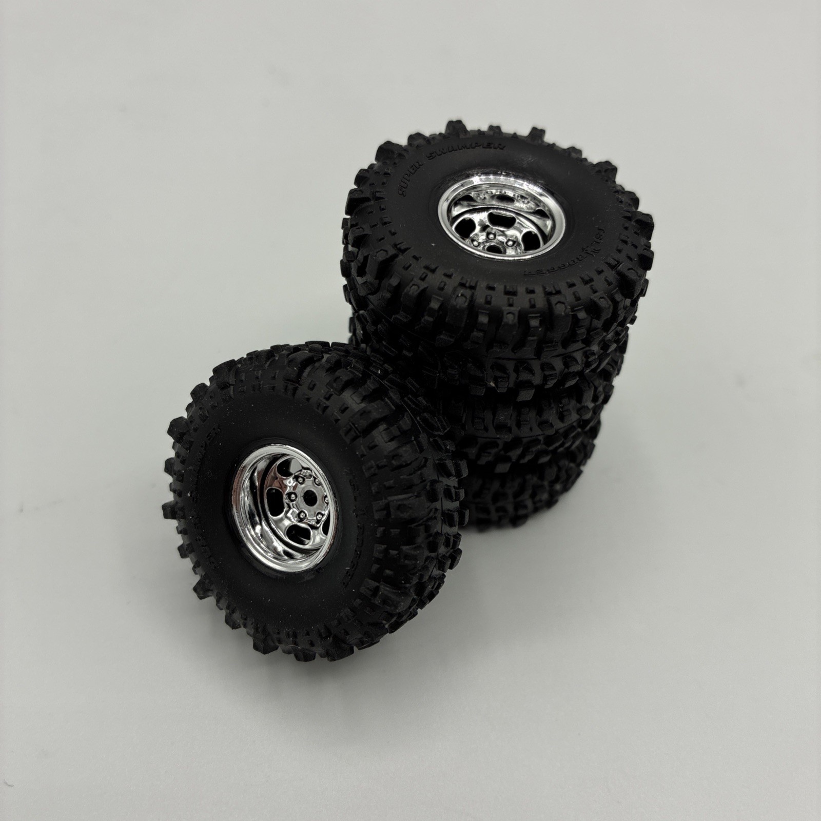 AXIAL Scx30 Tsl Bogger Super Swamper Tires Chrome Wheels k10 Set 4