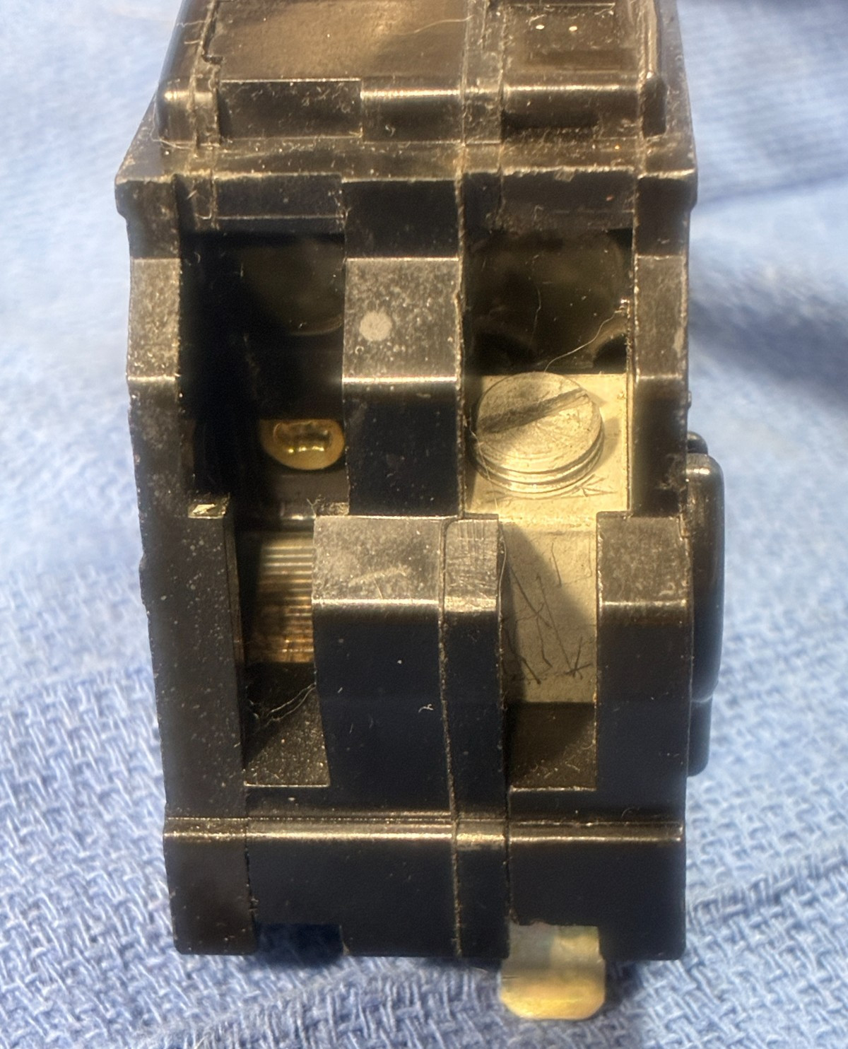 SQUARE D Q1 2100 TF Z 100 Amp 2 Pole TOP FEED MAIN CIRCUIT BREAKER Type QITF