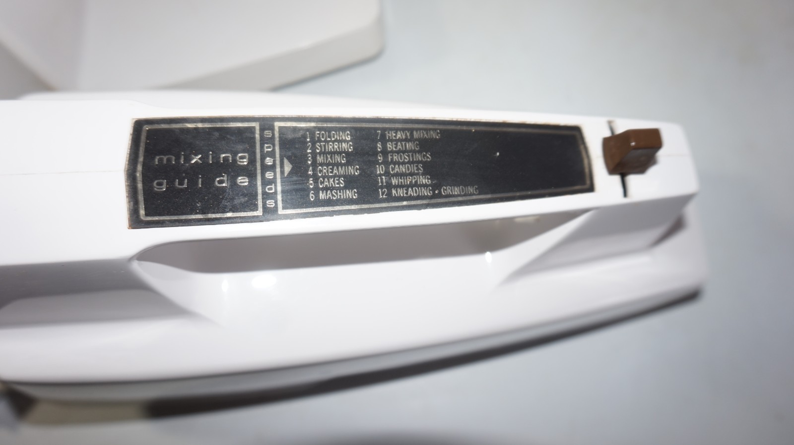 VTG Oster Regency Kitchen Center Mixer Blender Food Processor 12 Speeds White