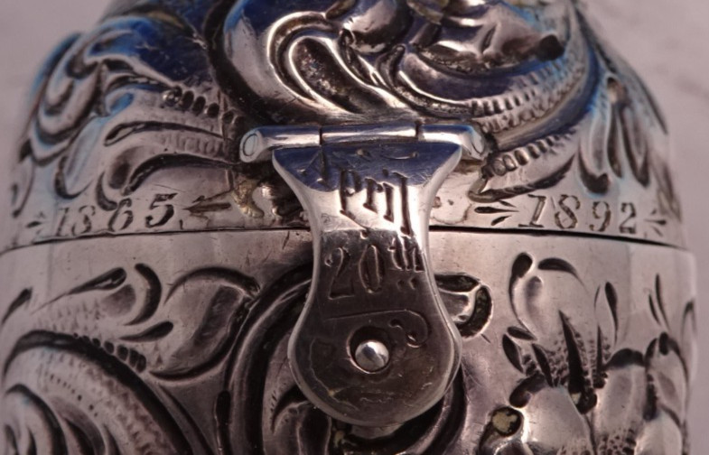 Shiebler Sterling Silver Nutmeg Sifter in Egg Form #3017 2 1/8" x 1 3/8" (#8733)