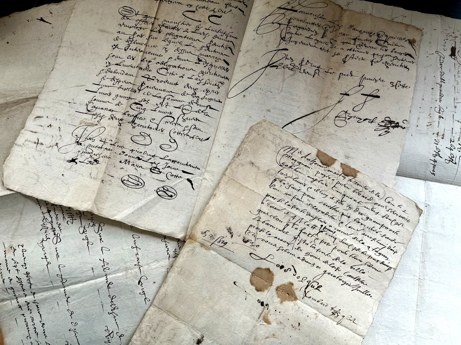 AUTHENTIC AUTOGRAPHED AND WATERMARKED MANUSCRIPT DOCUMENT from 1600s