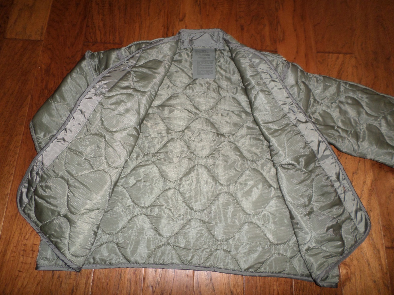 NEW MILITARY ISSUE M-65 FIELD JACKET LINER QUILTED COAT LINER MEDIUM USA MADE