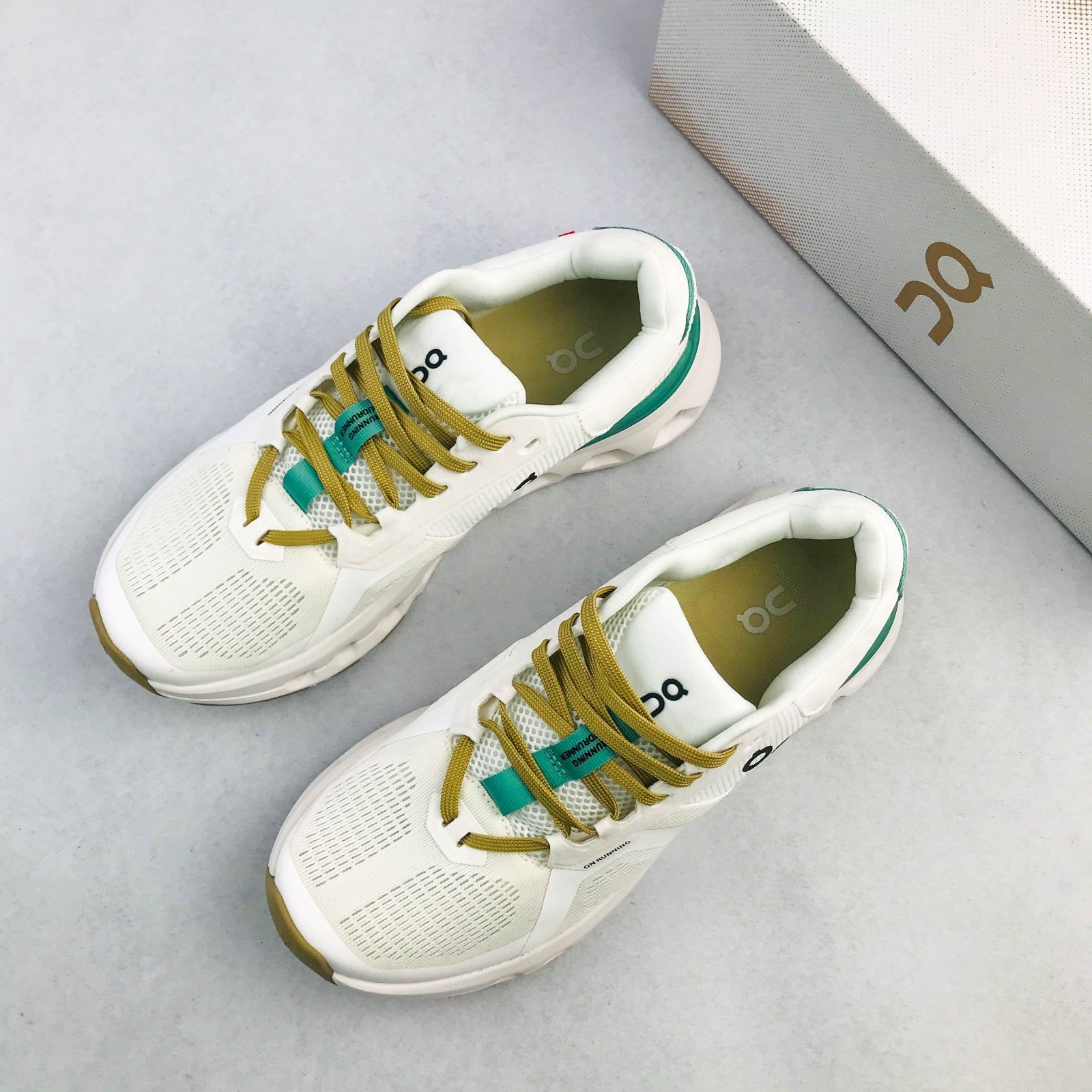 ON Cloudrunner 2 Green Running Shoes Support Cushion Superfoam Sneakers US 6-9