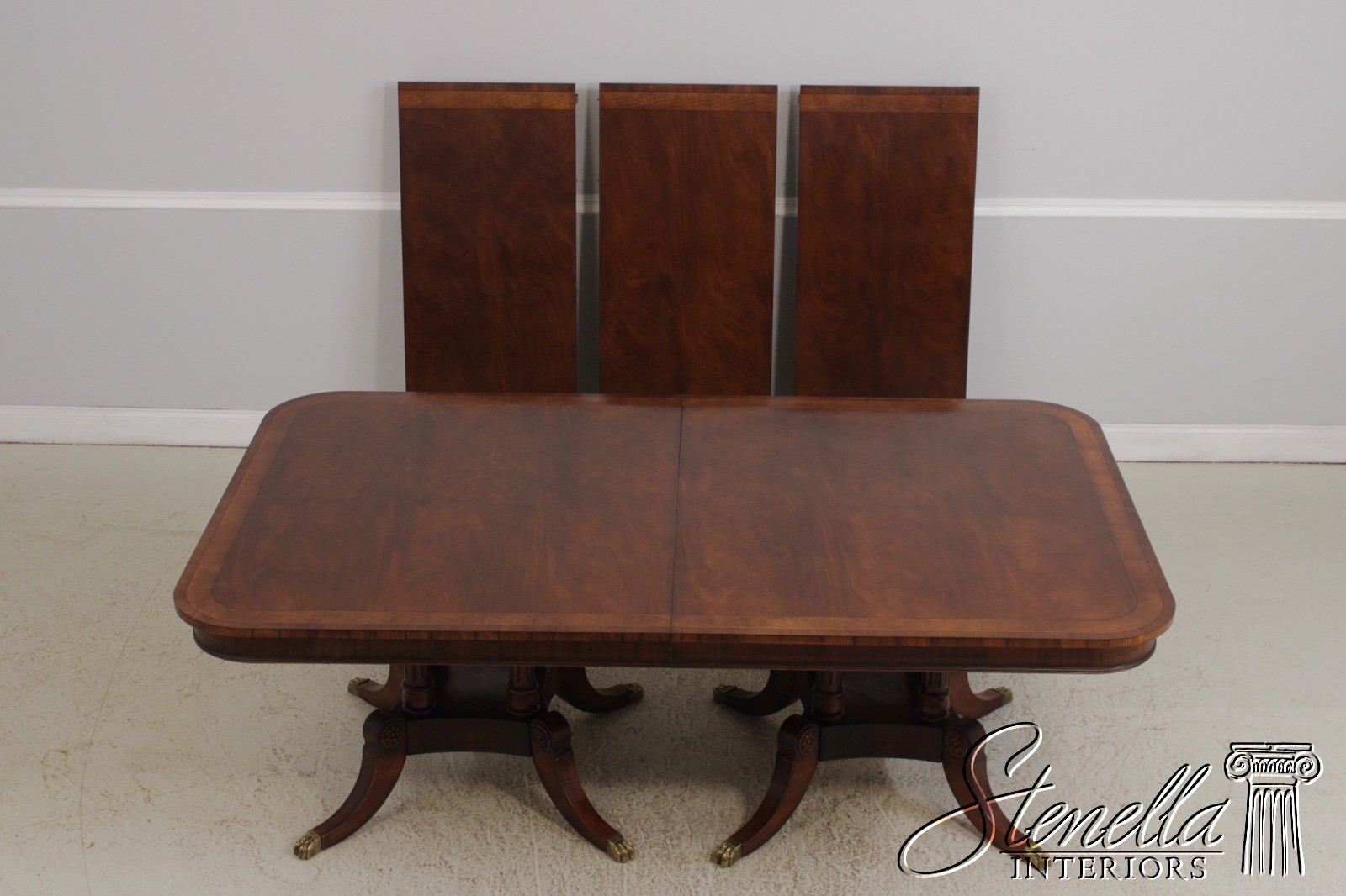 L72025: HENREDON Mahogany Double Pedestal Inlaid Dining Table