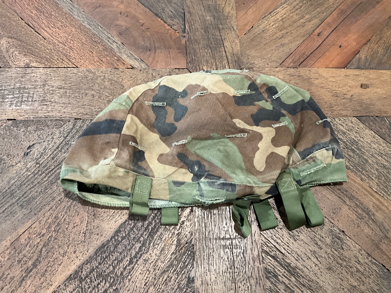 PASGT Helmet Cover Ground Troops Parachutist Medium / Large Woodland M81 BDU